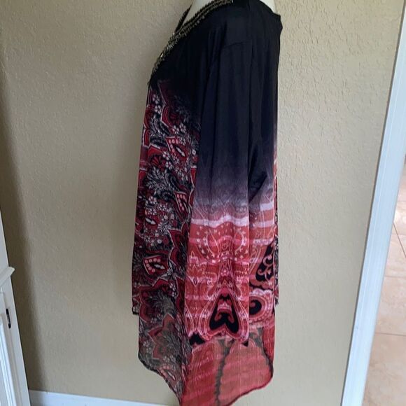 NWT Avenue swing shirt/top Sz 26/28 Beaded red/blue Mandala - Picture 3 of 8